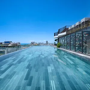 ホテル Golden Lotus Grand - Panoramic Rooftop Bar & Daily Afternoon Tea, ダナン市